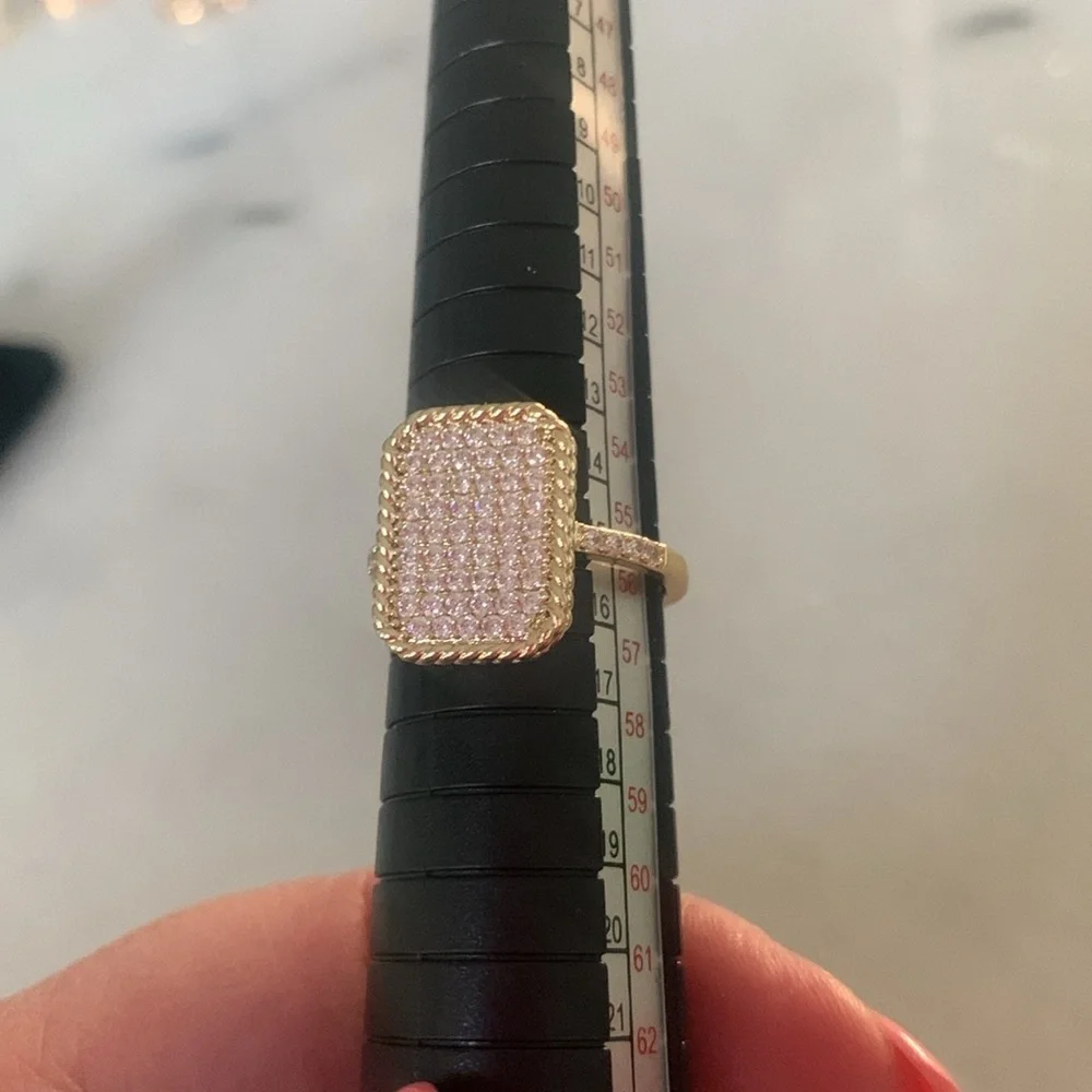 NEW Elegant HIGH END 18k Plated Gold and FAUX Diamonds Ring Size 7.5 (#5) GIFT